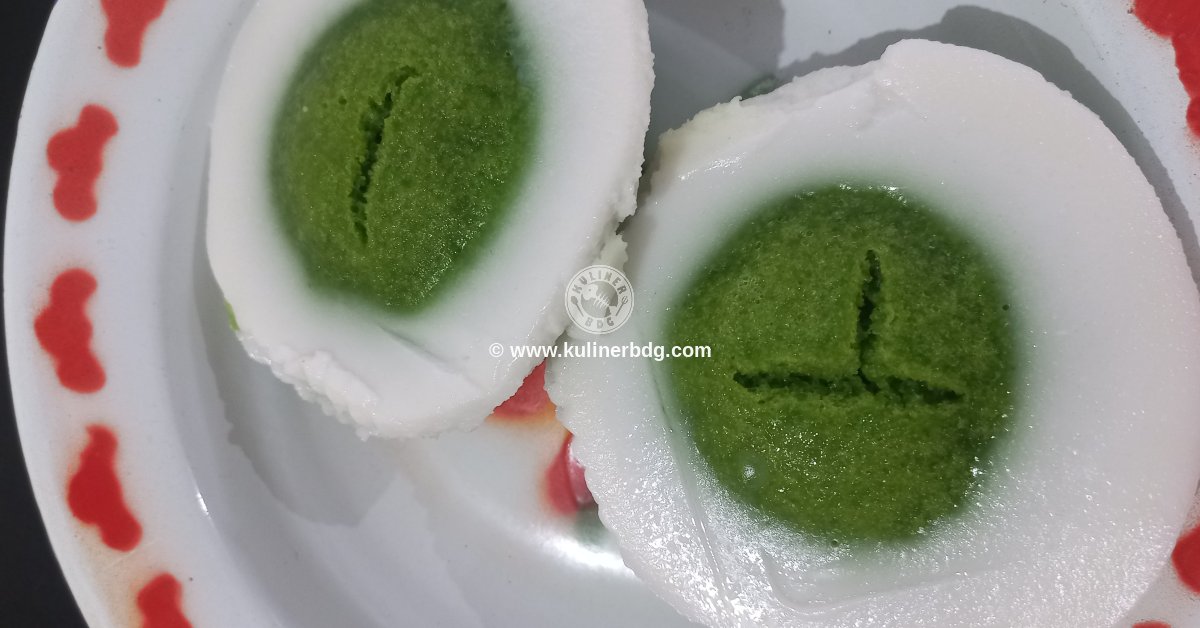 Kue Mangkuak Basayak Khas Minang